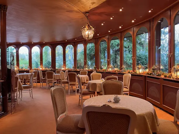 Innenraum Bibliotheks Café